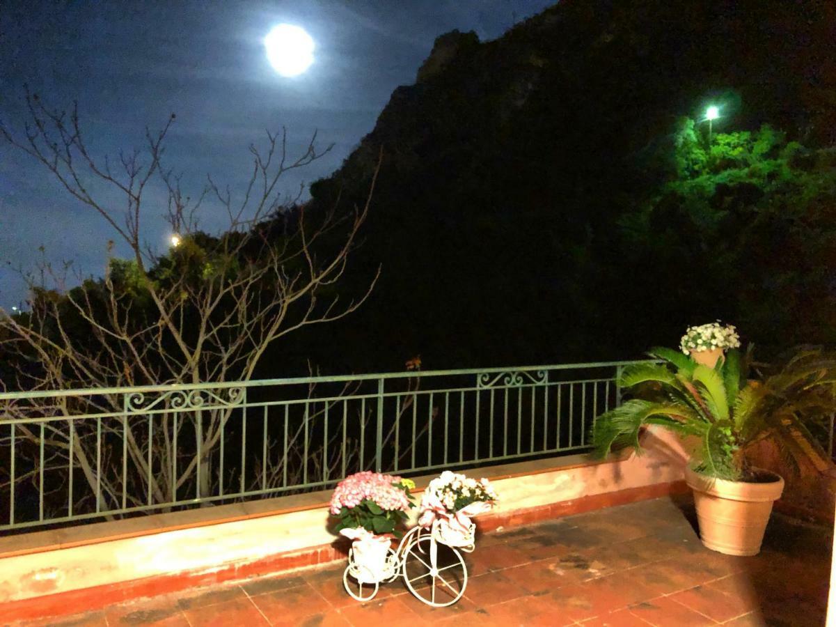 טאורמינה Villa Le Petit Paradis מראה חיצוני תמונה